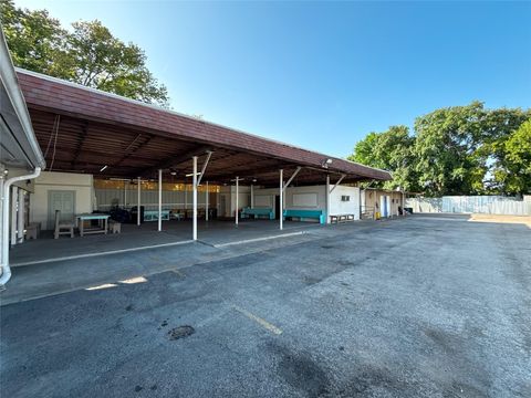 Photo of 6122 Jessamine Street, Houston, TX 77081 (MLS # 11198376)