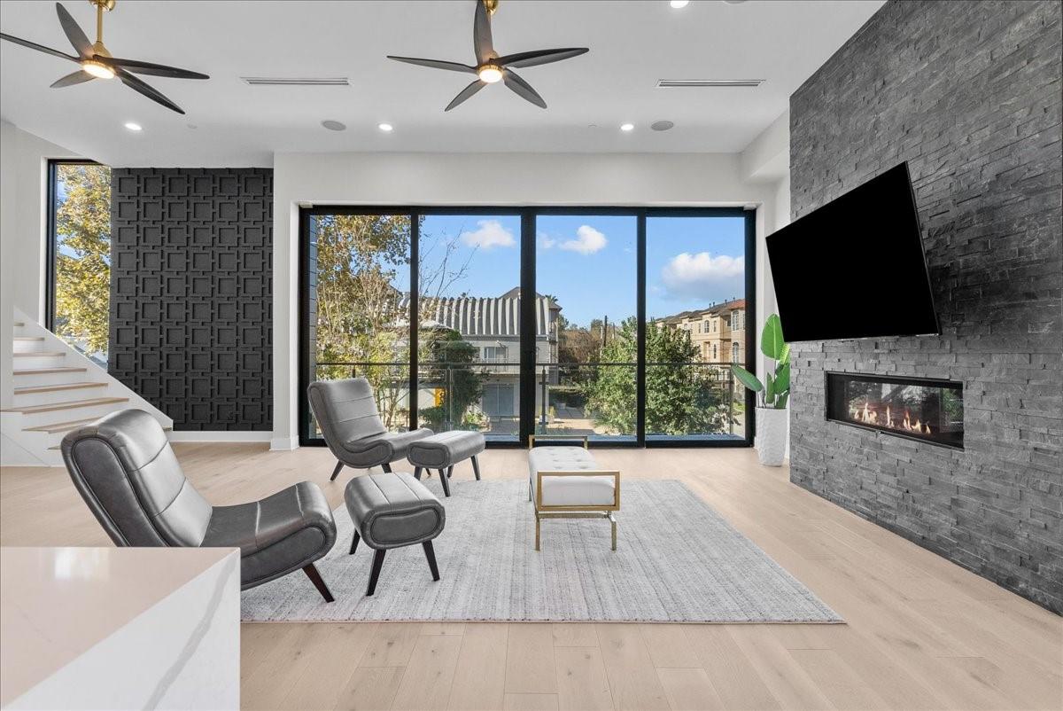 516 Reinerman Street