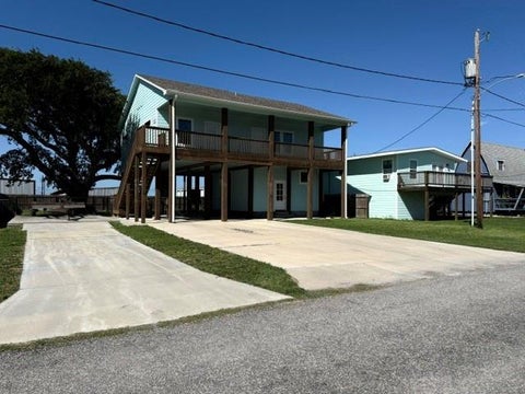 Photo of 146 Port Avenue, Rockport, TX 78382 (MLS # 19311020)