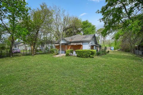 Photo of 5509 Makeig Street St, Houston, TX 77026 (MLS # 33588280)