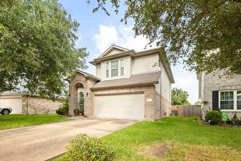 Homes For Sale - 7611 Clarendon Bend Lane<br/> Fort Bend County, Richmond, TX 77407