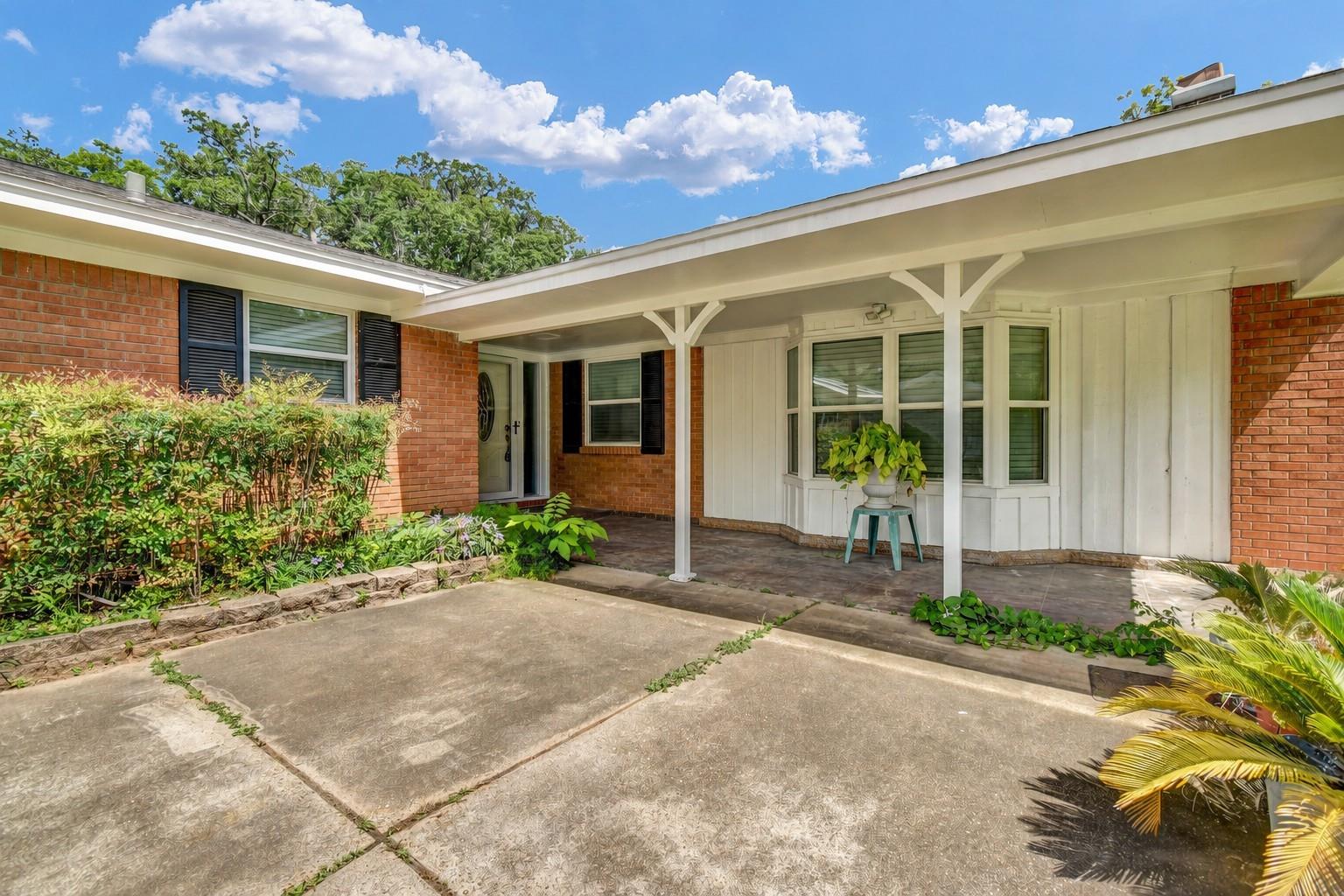 238 Forest Drive