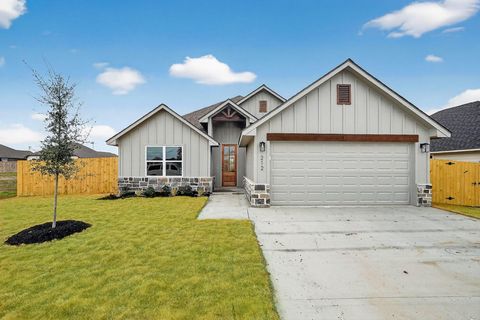 Homes For Sale - 212 Orchard Cove<br/> Snook, TX 77878