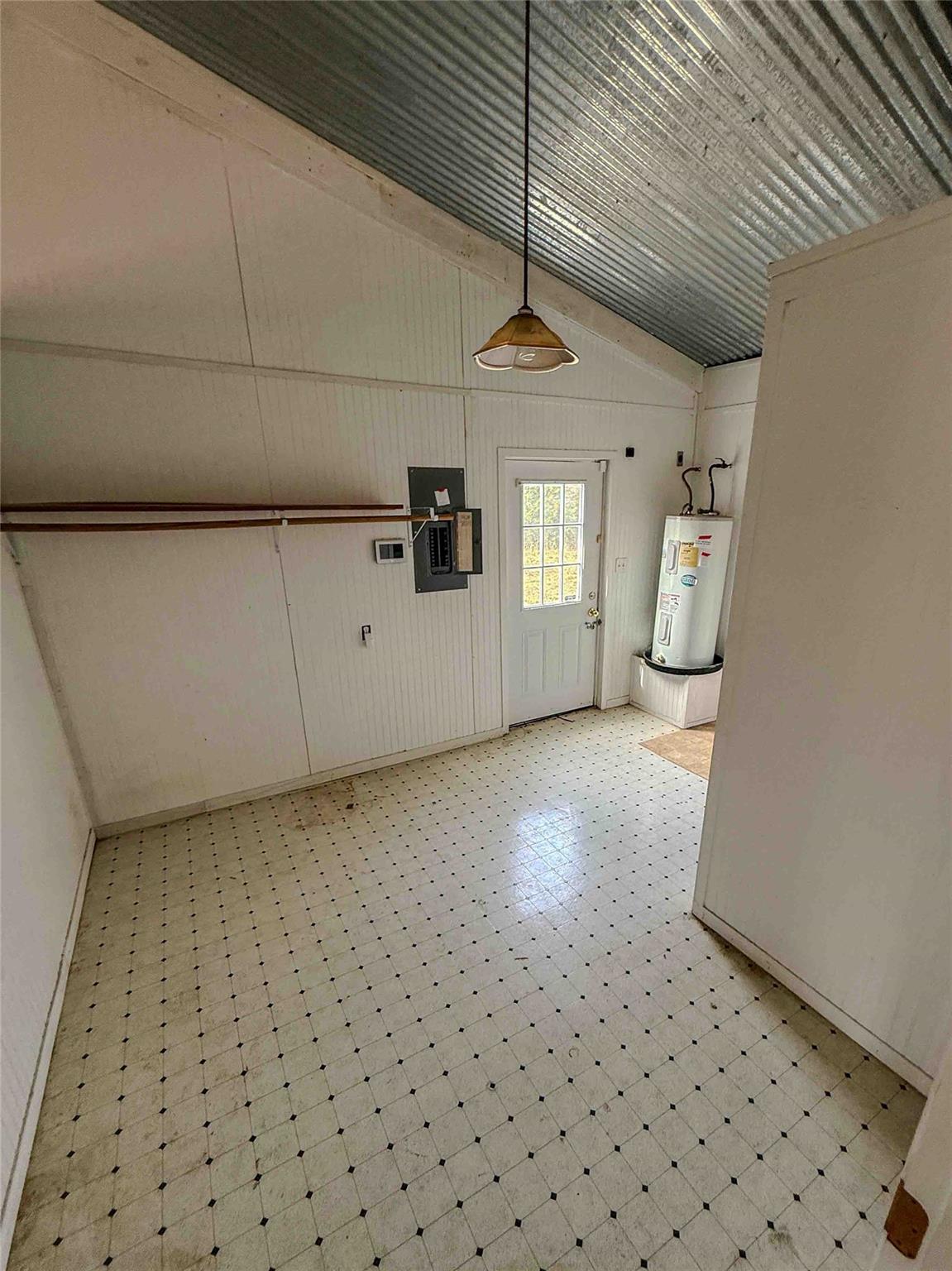 1007 Private Road 2002