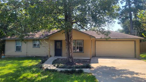 Photo of 10420 Royal Tricia Drive, Conroe, TX 77303 (MLS # 55351118)