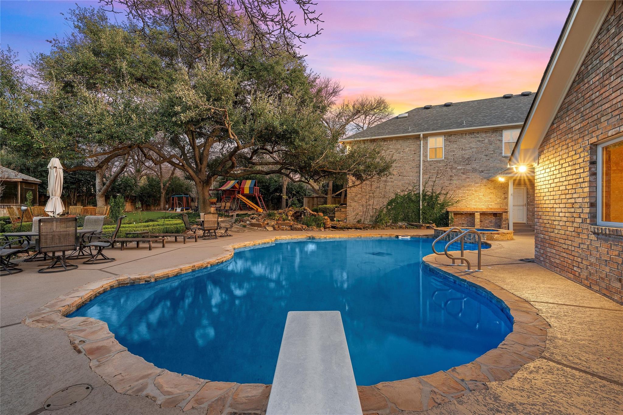 3740 Chimney Ridge Drive