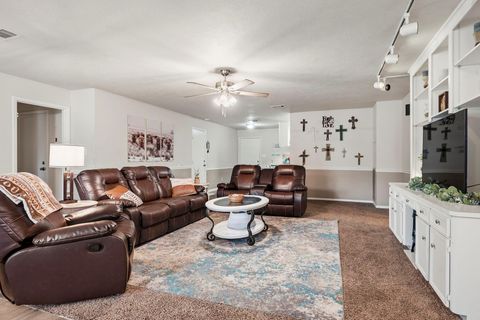 Photo of 601 Rogers Street, Normangee, TX 77871 (MLS # 49647062)