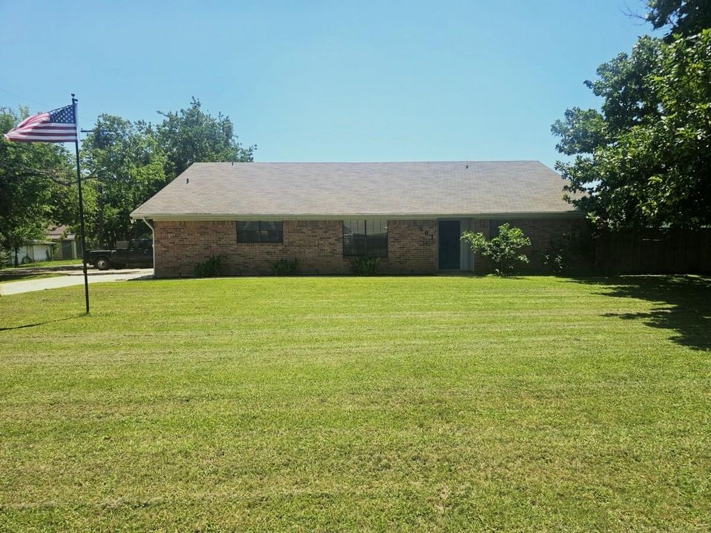 Photo of 601 Rogers Street, Normangee, TX 77871 (MLS # 49647062)