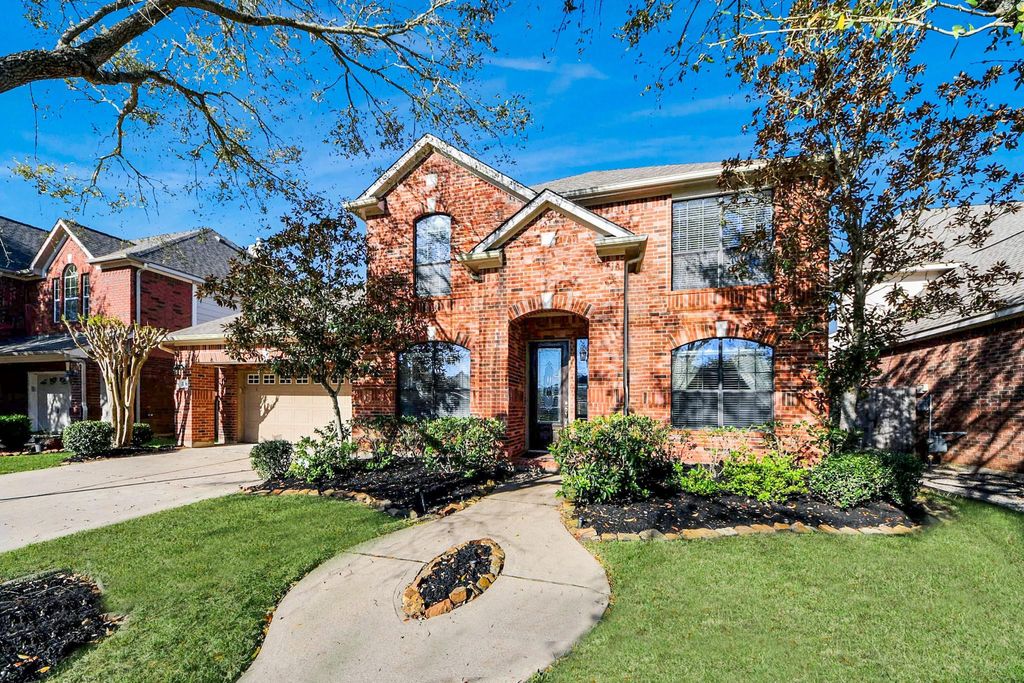 Photo of 2226 Black Oak Dr Drive, Sugar Land, TX 77479 (MLS # 39416821)