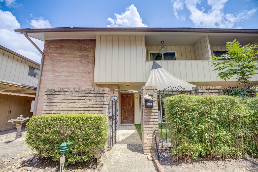 Photo of 6338 Crab Orchard Road, Houston, TX 77057 (MLS # 66576296)