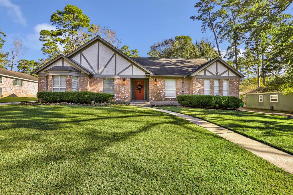 Photo of 2111 Woodland Valley Drive, Houston, TX 77339 (MLS # 84785231)