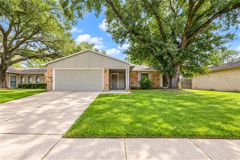 Photo of 6741 Tara Drive, Richmond, TX 77469 (MLS # 10815353)