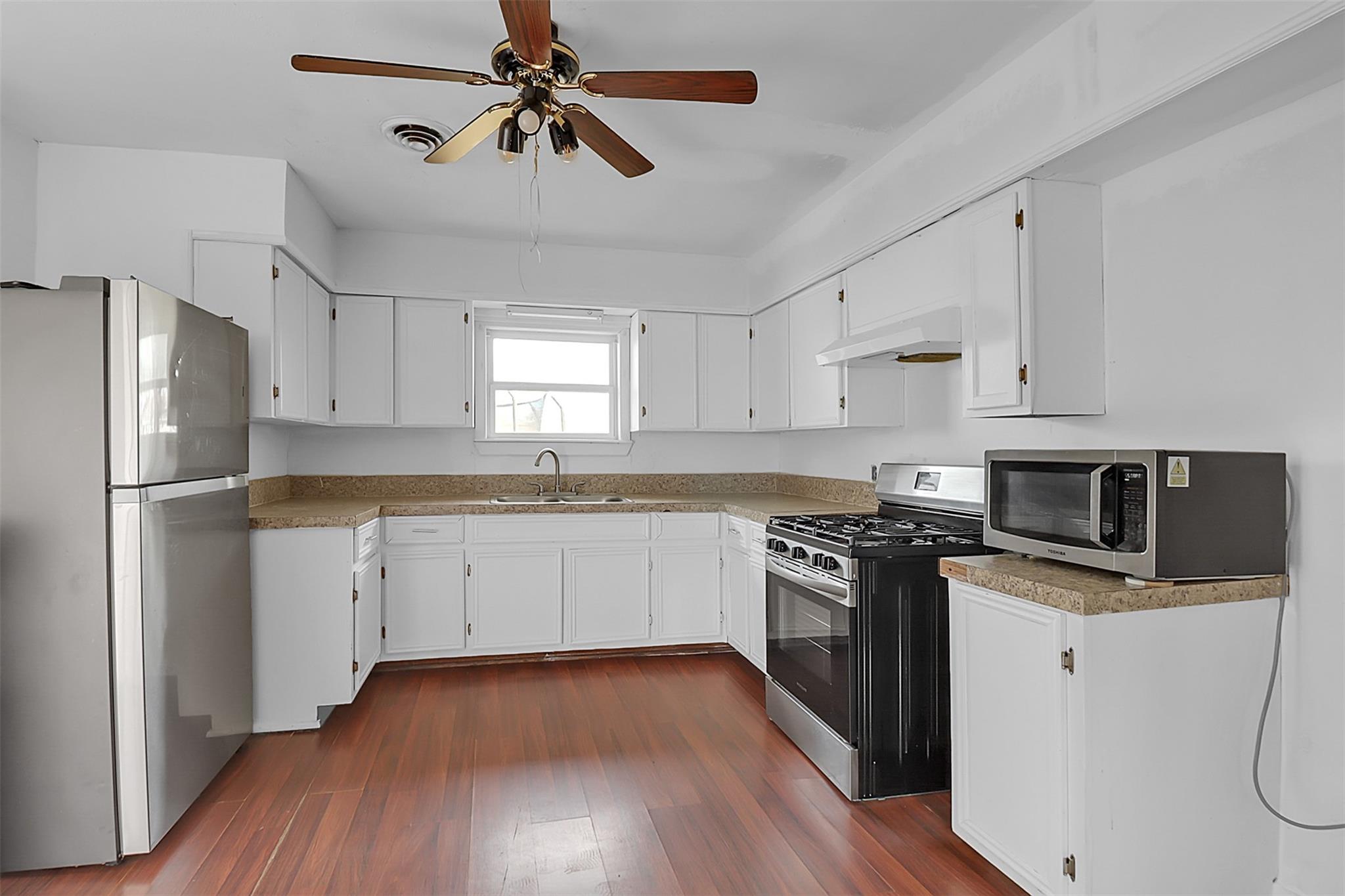 1606 W Humble Street