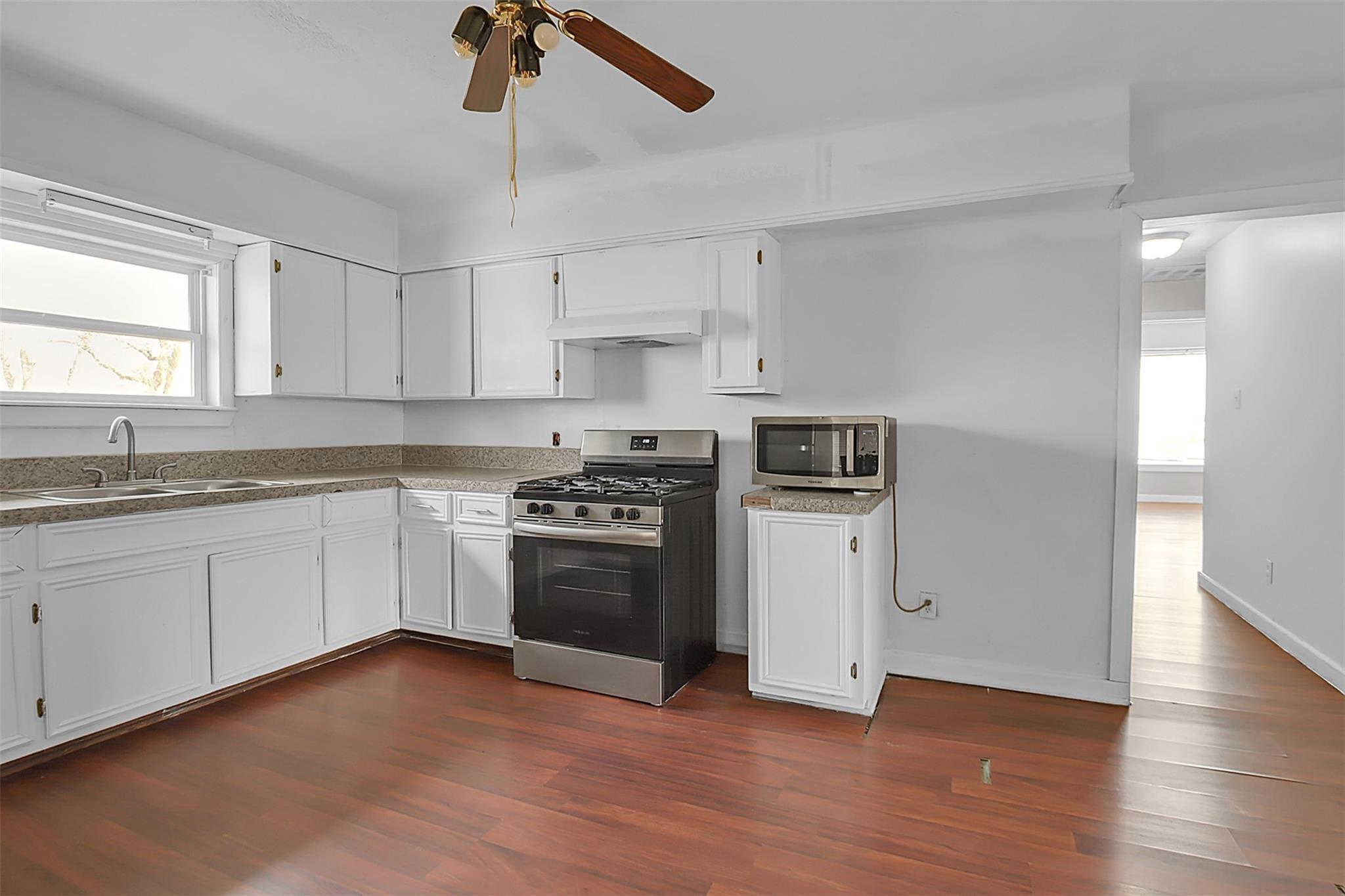 1606 W Humble Street