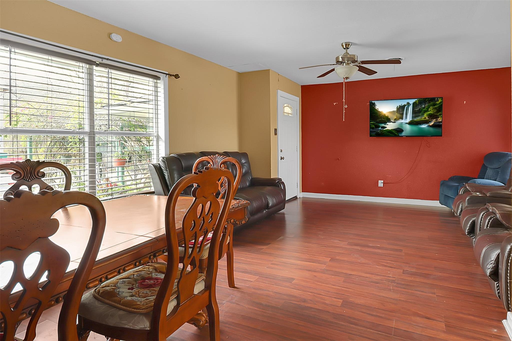 1606 W Humble Street