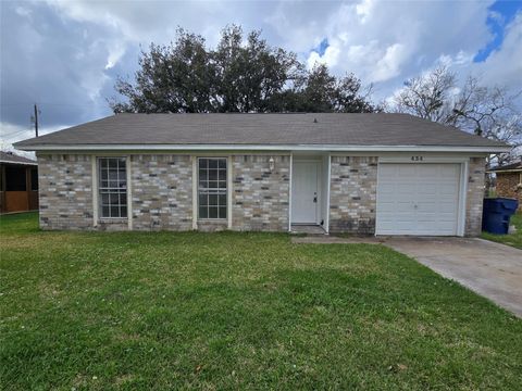 Photo of 434 Long Street, West Columbia, TX 77486 (MLS # 42251698)