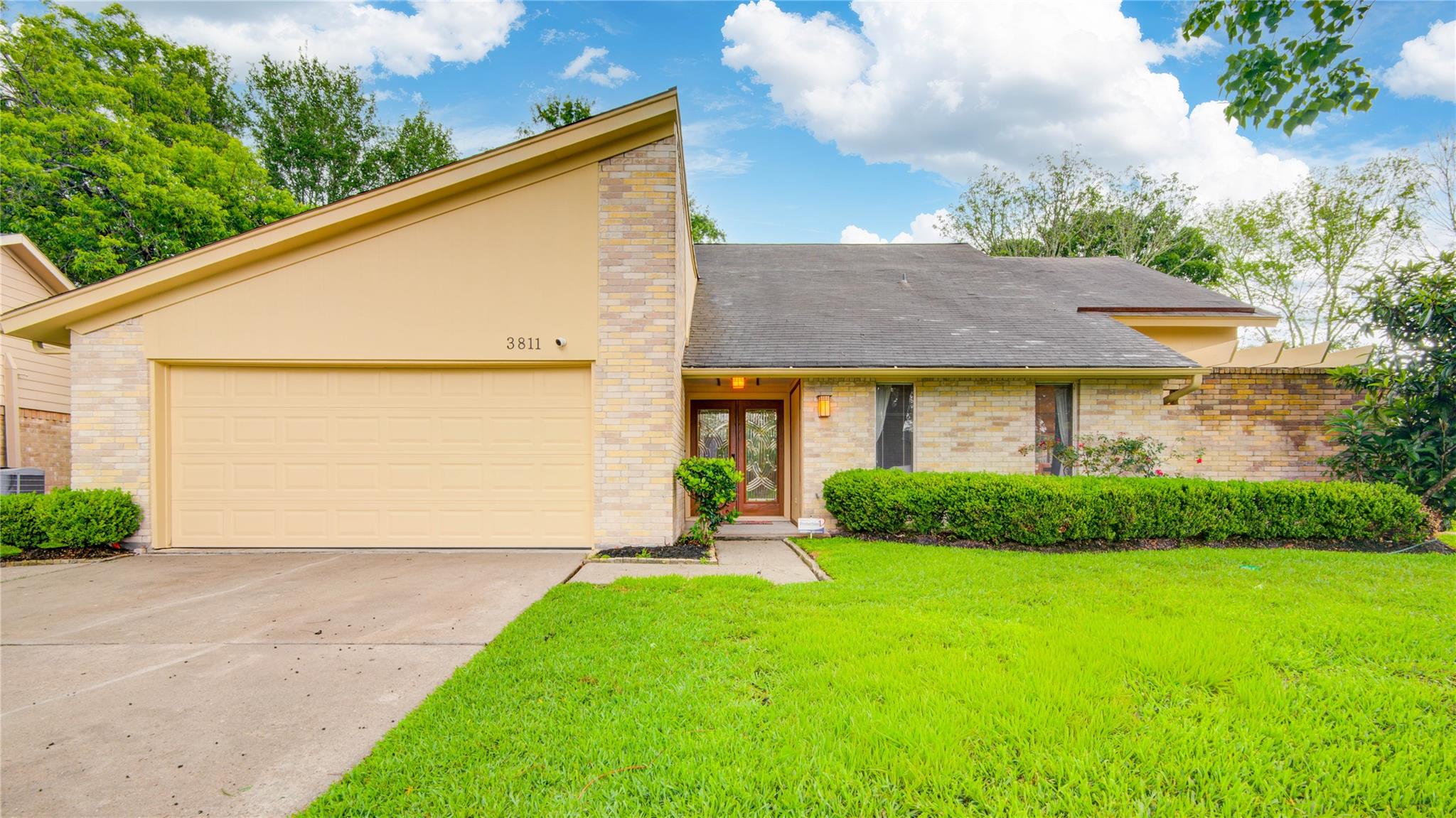 3811 Lamplighter Circle