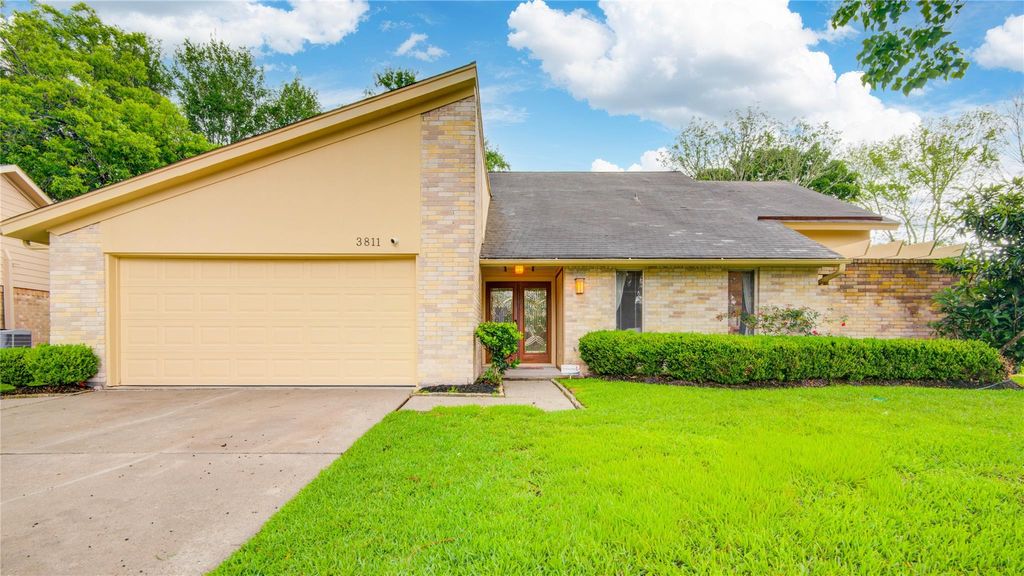 Photo of 3811 Lamplighter Circle, Missouri City, TX 77459 (MLS # 97579302)