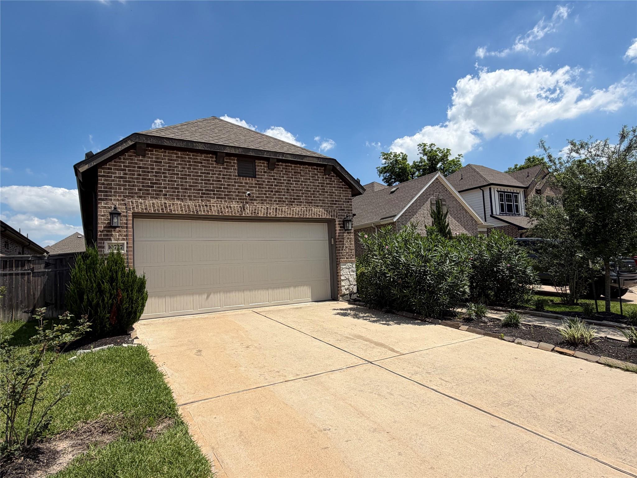 10727 Bridgeport Path Court