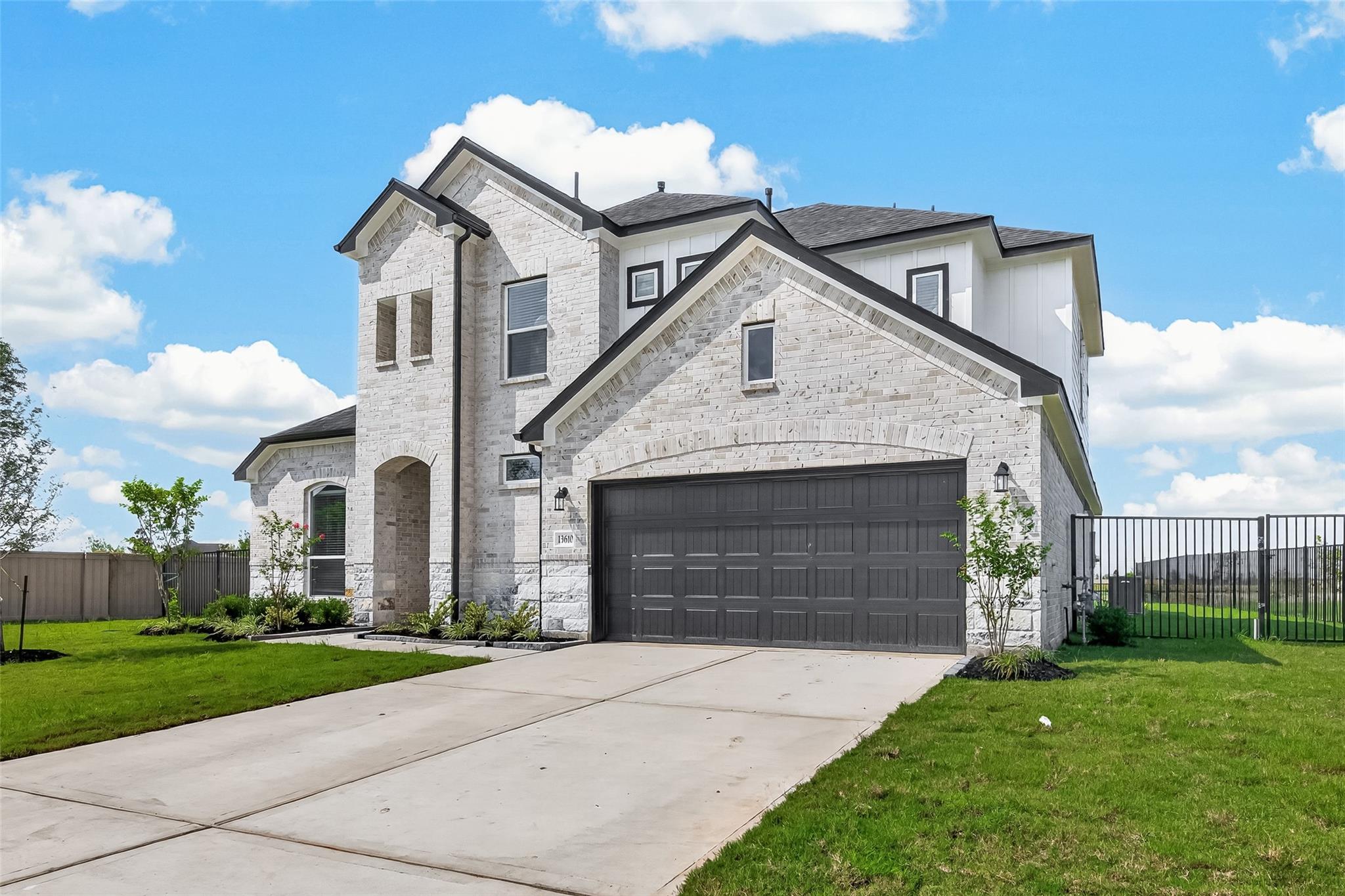 13610 Lago Vista Drive