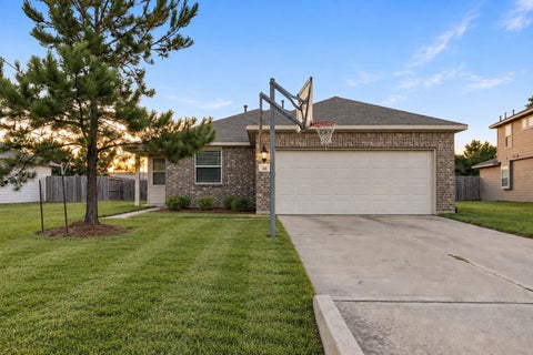 Photo of 66 County Road 5102f, Cleveland, TX 77327 (MLS # 28506957)