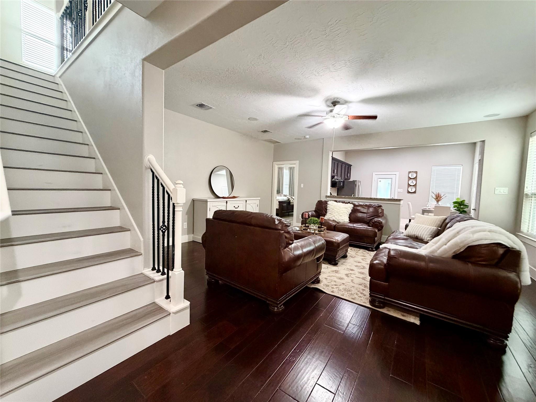 8121 E Pine Creek Bend