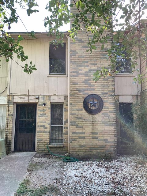 Photo of 12242 W Village Drive #C, Houston, TX 77039 (MLS # 37539393) Photo of 12242 W Village Drive #C, Houston, TX 77039 (MLS # 37539393)