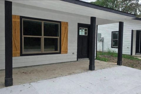 Tiny photo for 3514 Hunnicutt Street #B, Dayton, TX 77535 (MLS # 66458287)