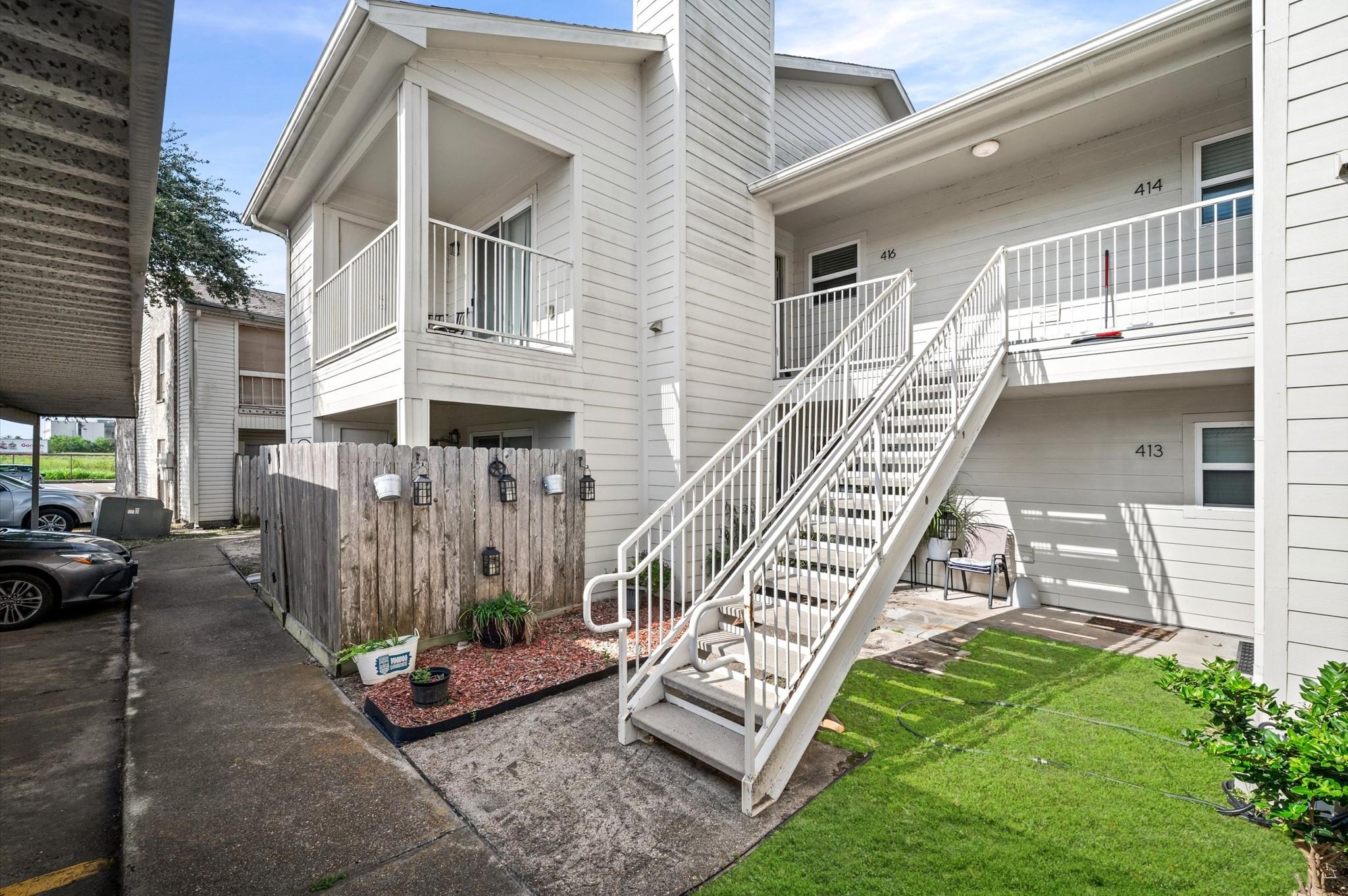 7600 Emmett F Lowry Expressway 416