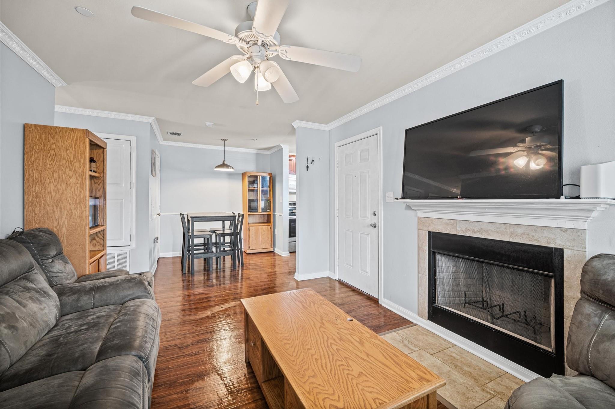 7600 Emmett F Lowry Expressway 416