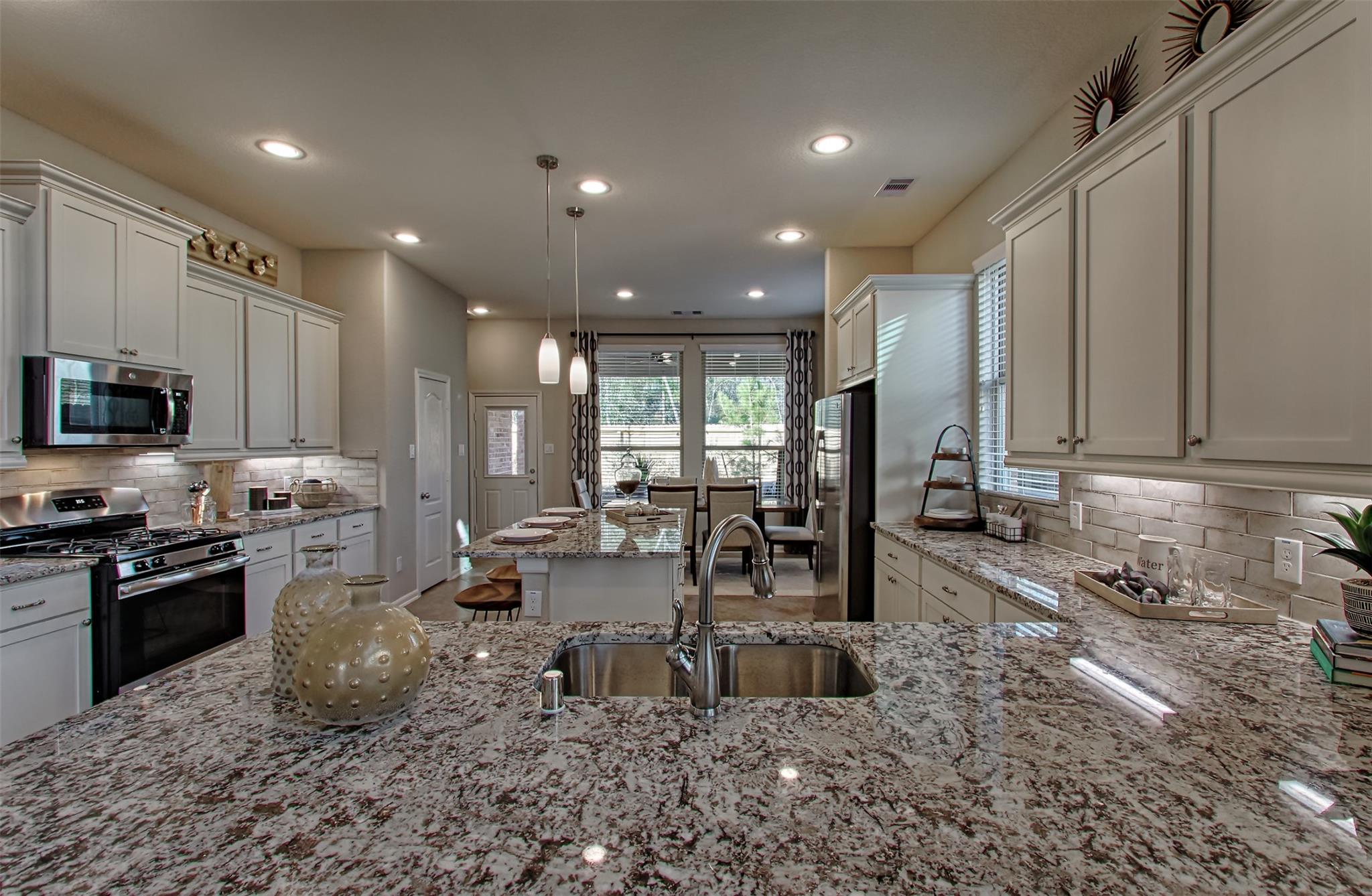 2806 Wild Berry Ct