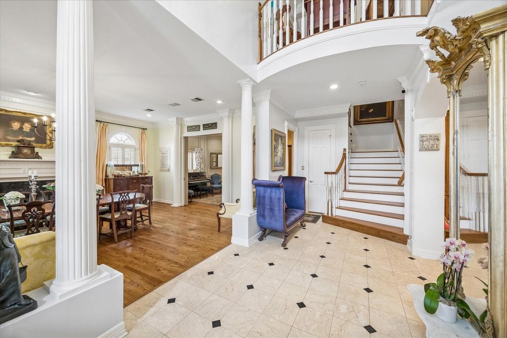 Photo of 2120 Potomac Drive #A, Houston, TX 77057 (MLS # 53900678)