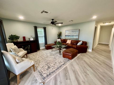 Homes For Sale - 16704 Curlew Road<br/> Galveston, TX 77554