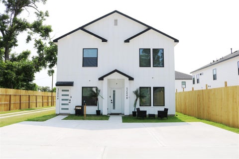 Photo of 5204 Gold Street #B, Houston, TX 77026 (MLS # 63984758)