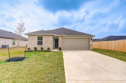 Photo of 1254 Waterside Trace, Sealy, TX 77474 (MLS # 65218971)