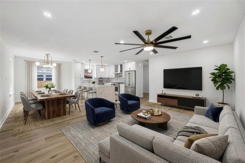 Photo of 1107 Cordell Street, Houston, TX 77009 (MLS # 26731776)