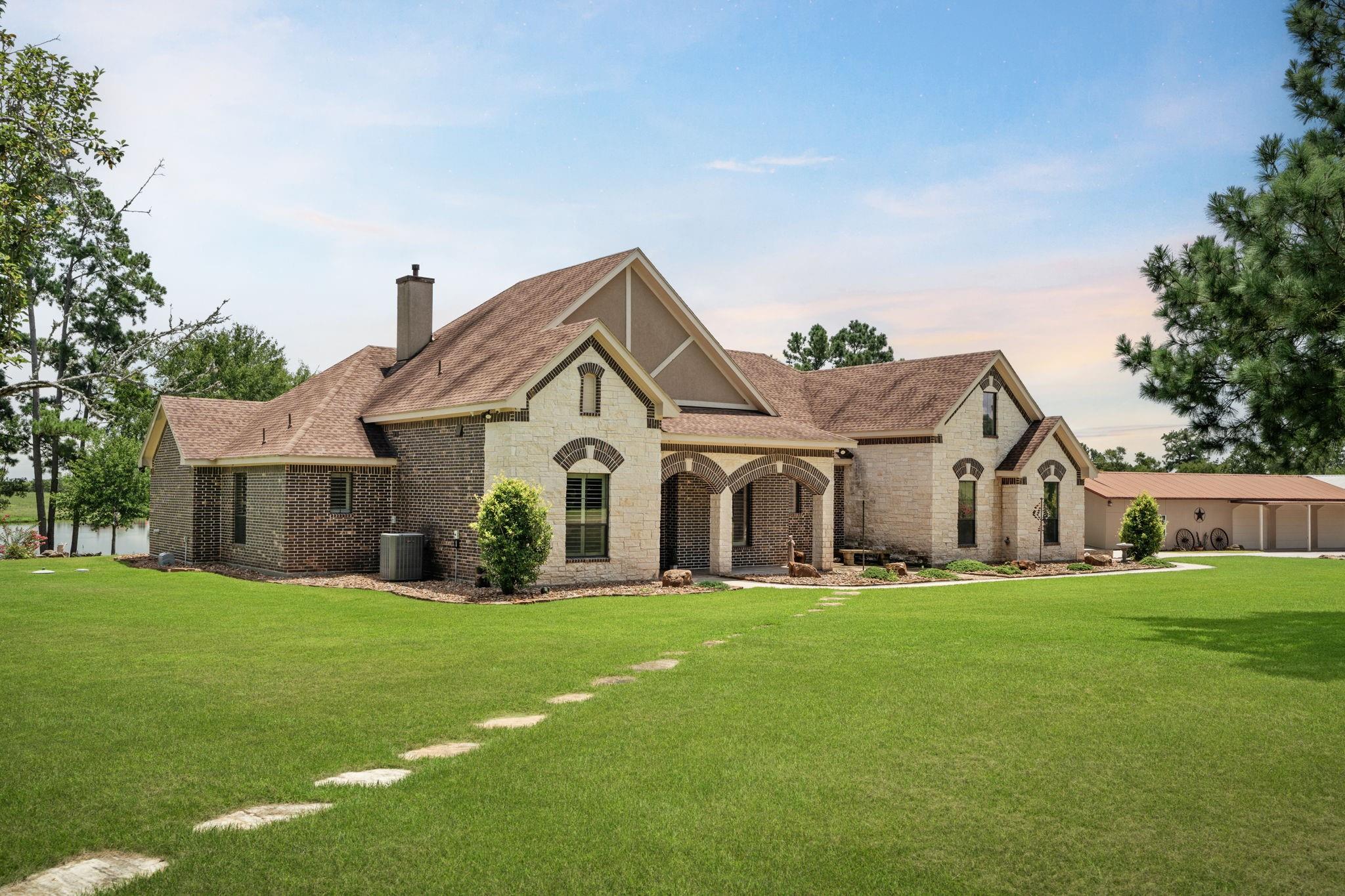 1723 County Road 211