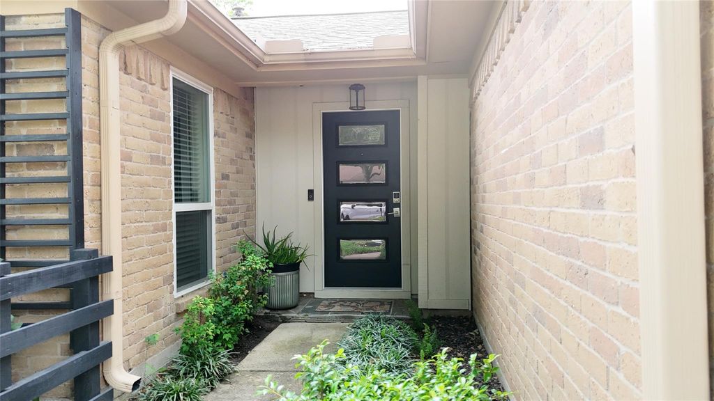 Photo of 442 Elder Vista Drive, Houston, TX 77598 (MLS # 84840918)