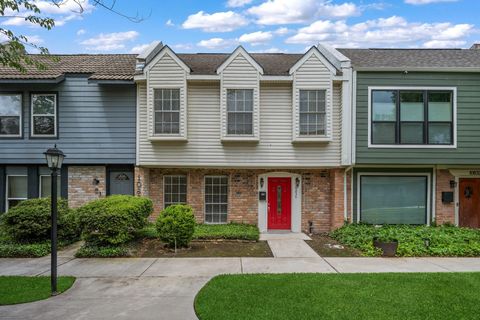 Photo of 10834 Briar Forest Drive #42, Houston, TX 77042 (MLS # 95758645)