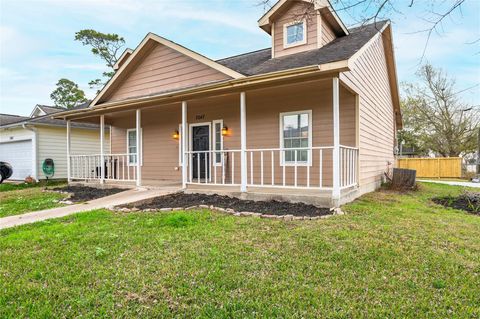 Photo of 3047 Carlisle Street, La Porte, TX 77571 (MLS # 44918865)