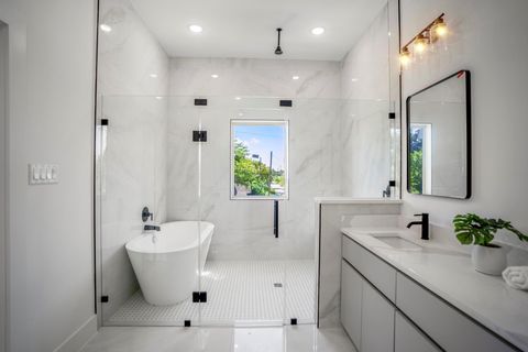 Photo of 4201 Oats Street #B, Houston, TX 77020 (MLS # 26389962)