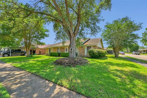 Photo of 3205 Park Haven Lane, Deer Park, TX 77536 (MLS # 38944466)