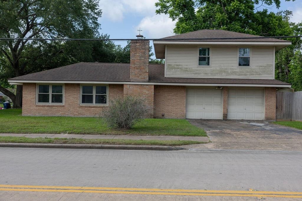 502 Lakeland Drive