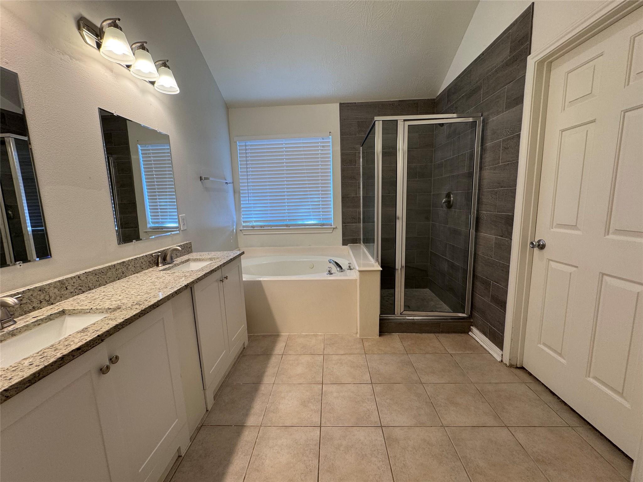 18422 Wolf Creek Trail
