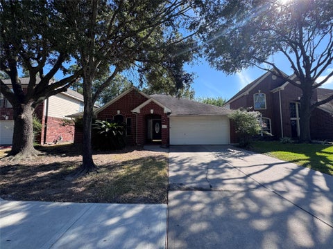 Photo of 18422 Wolf Creek Trail, Humble, TX 77346 (MLS # 46357979)