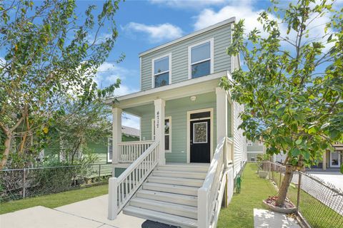 Photo of 4717 Avenue Q, Galveston, TX 77551 (MLS # 59816042) Photo of 4717 Avenue Q, Galveston, TX 77551 (MLS # 59816042)