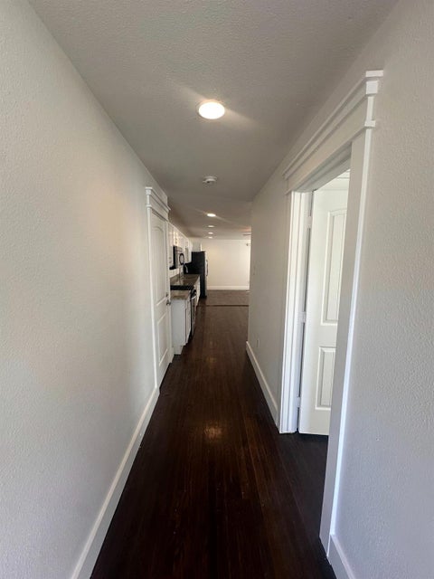 Photo of 626 W 10th Street, Dallas, TX 75208 (MLS # 82347869)