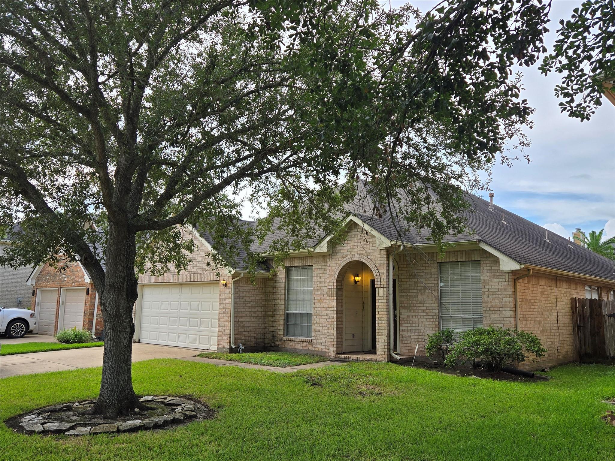 1402 Noble Glen Drive