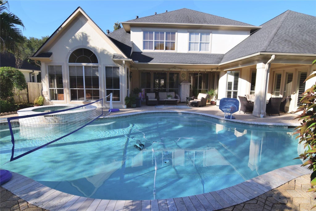 Photo of 3010 Acorn Wood Way, Houston, TX 77059 (MLS # 73208238)
