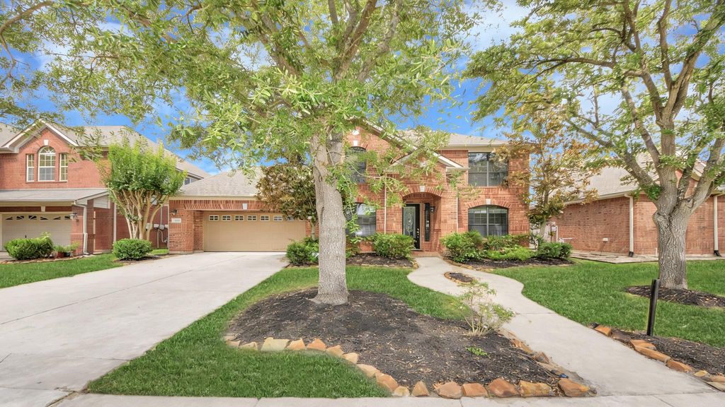 Photo of 2226 Black Oak Dr Drive, Sugar Land, TX 77479 (MLS # 96171231)